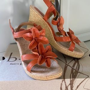b.o.c Platform Wedge Sandals